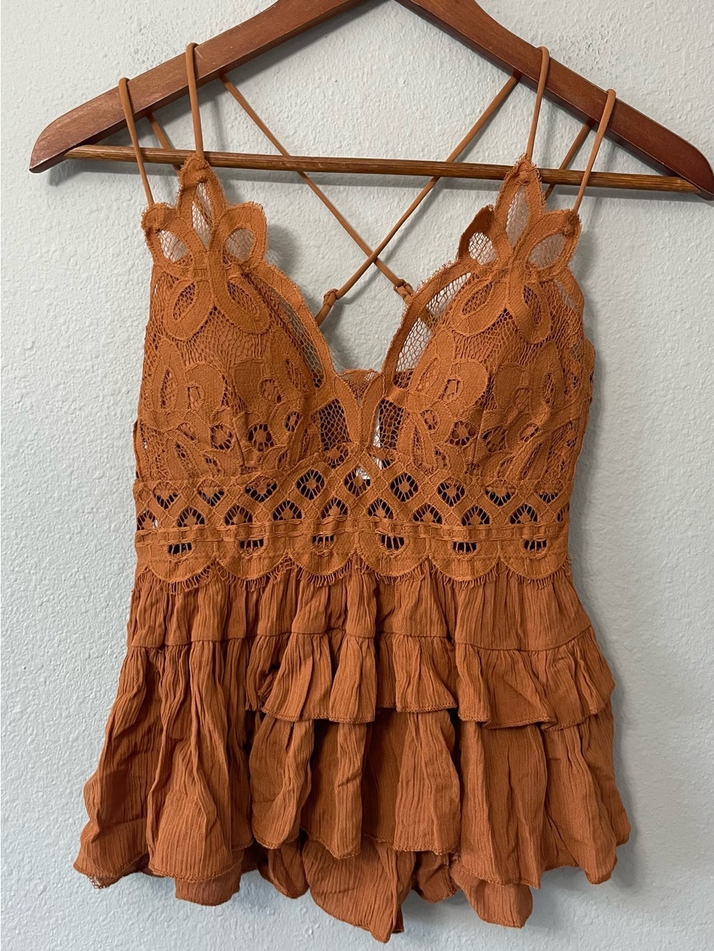 Zenana Women’s Medium Rust Crochet Lace Tiered Ruffle Boho Cami Top